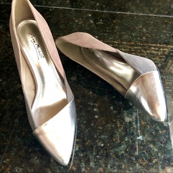 NIB Gray Silver Heels, 10 - Picture 3 of 8